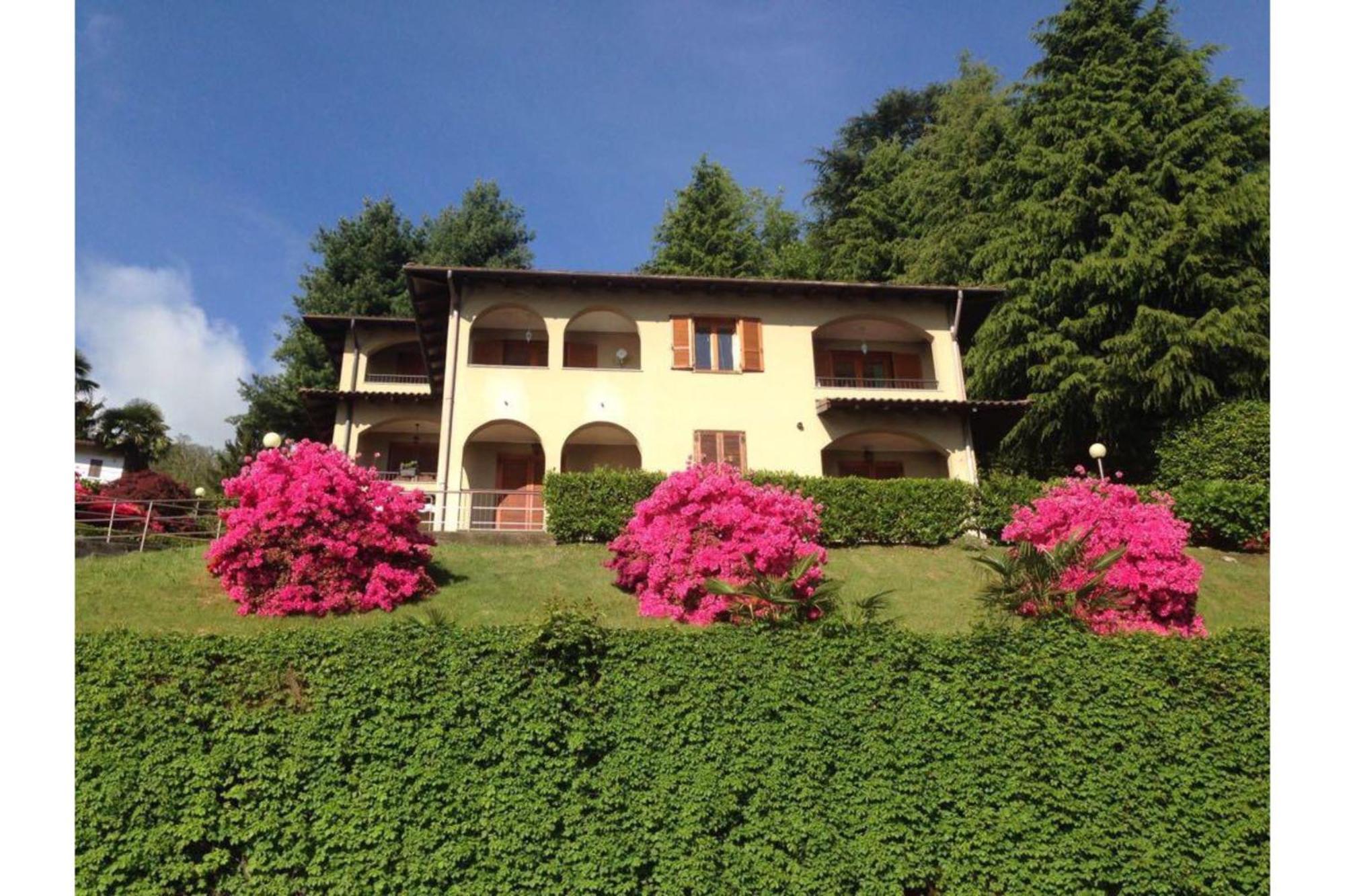 Pandora Lake View Stresa - Happy Rentals エクステリア 写真