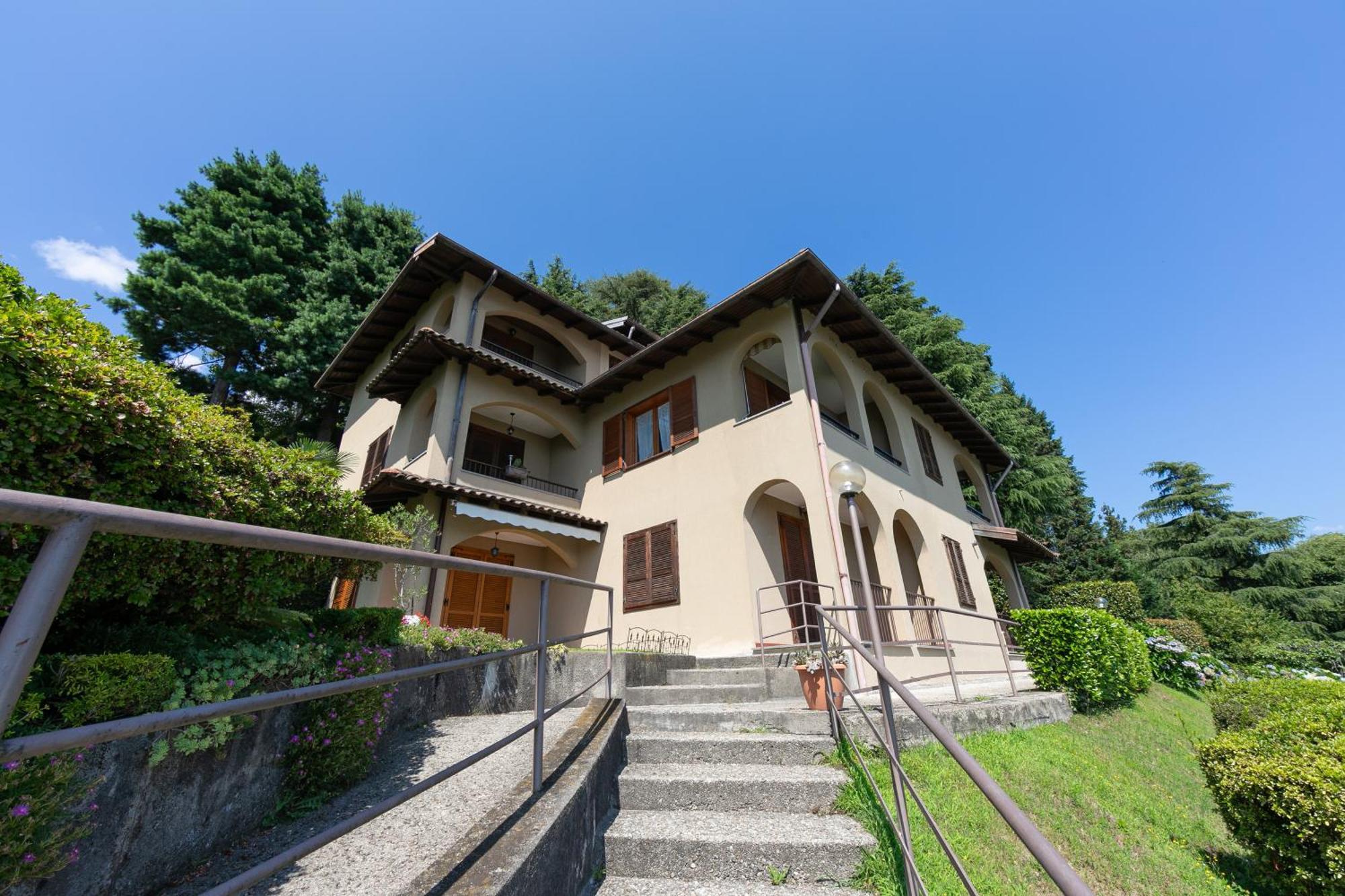 Pandora Lake View Stresa - Happy Rentals エクステリア 写真