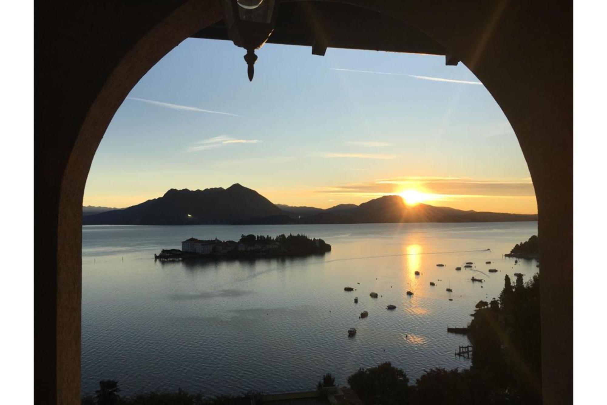 Pandora Lake View Stresa - Happy Rentals エクステリア 写真